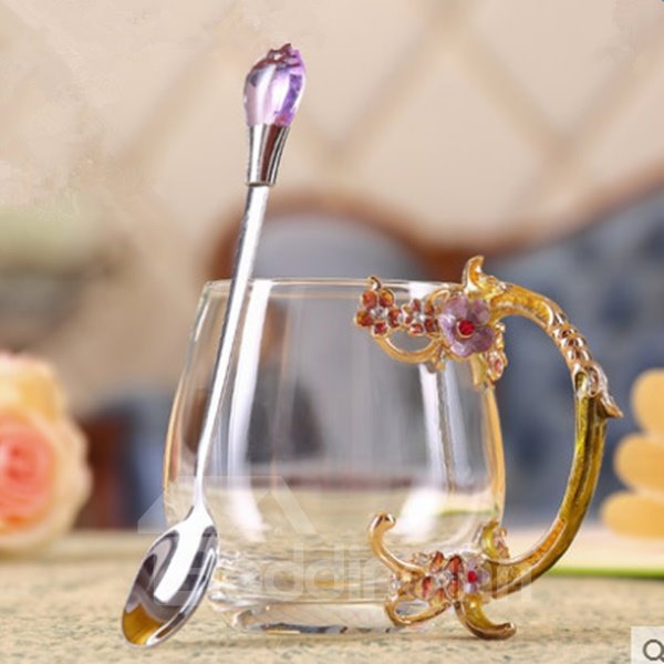 Zarte handgefertigte Emaille-Design-Blumenmuster mit einer Löffel-Teetasse