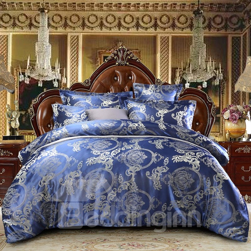 Blauer Jacquard im königlichen Stil, hautfreundliche, glatte 4-teilige Polyester-Bettwäsche-Sets, luxuriöses, seidiges Bettbezug-Set für Doppelbetten/Queen-Size-Betten mit rutschfesten Bändern