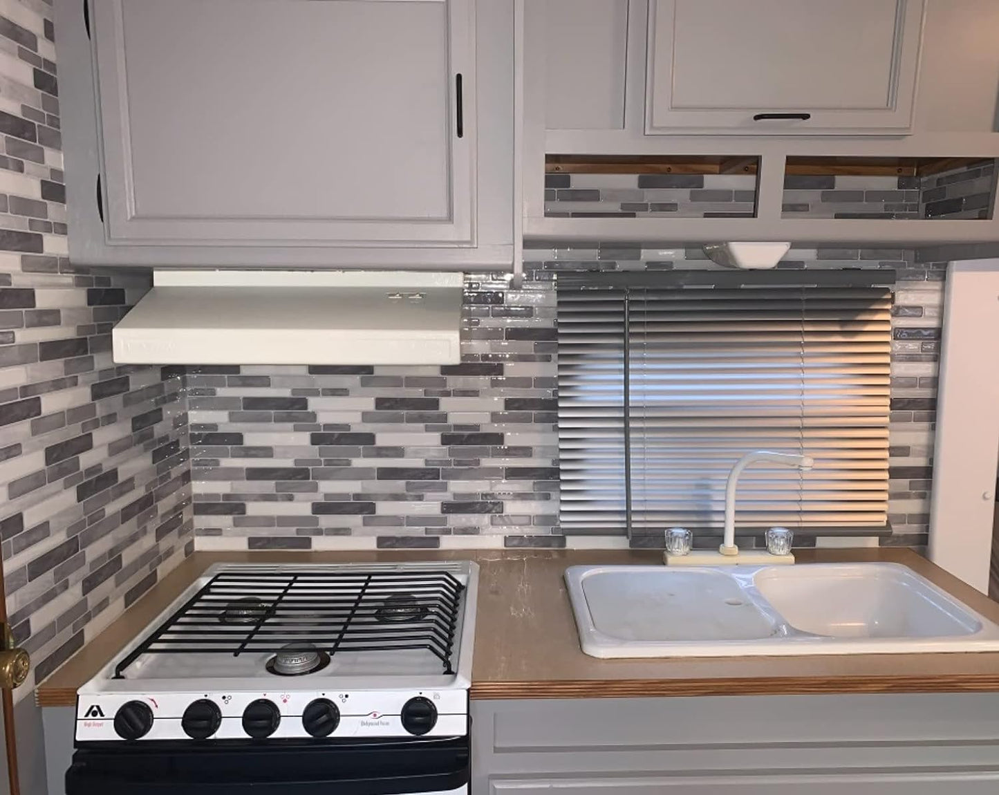 Art3d 10-Sheet Self Adhesive Backsplash Tiles for Kitchen Bathroom, 12 in. x 12in. Grey Marble Design (A17012P10)