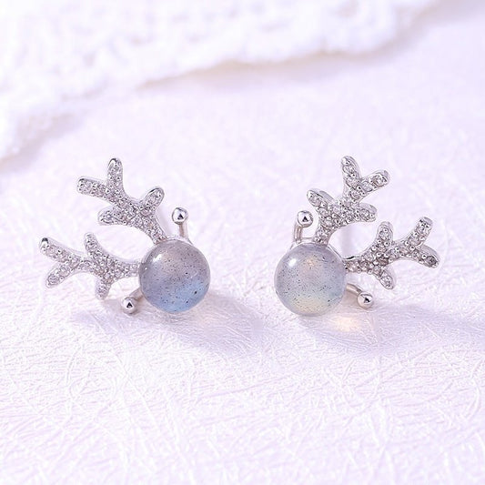 Reindeer Natural Strawberry Crystal Moonstone Earrings ?