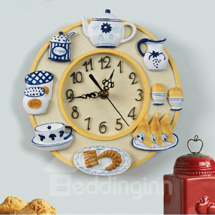 Alluring Creative European Style Resin Wall Clock