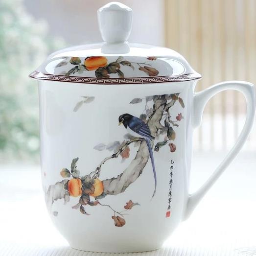 Maravillosa taza de té china clásica de porcelana de hueso 