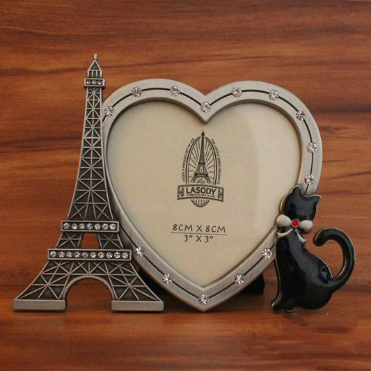 European Style Metal Eiffel Tower and Black Cat Heart-Shaped Desktop Photo Frame