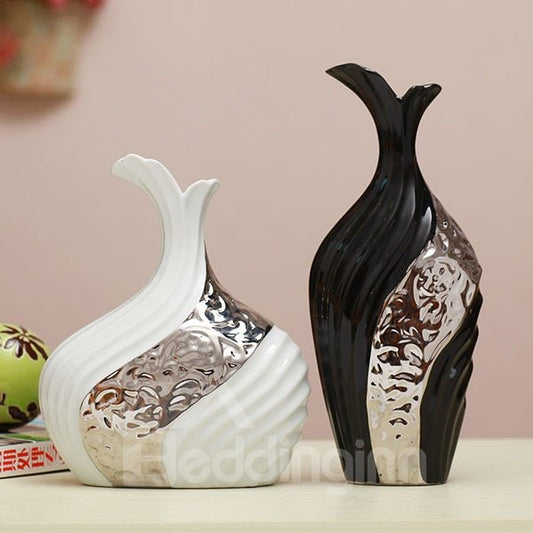 Neu eingetroffene schöne schwarz-weiße Blumenvase