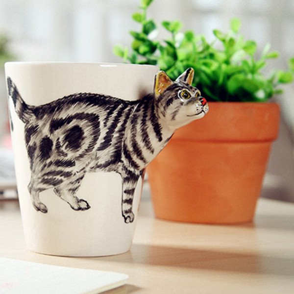 Taza de cerámica pintada a mano con diseño de Vivid Kitty 