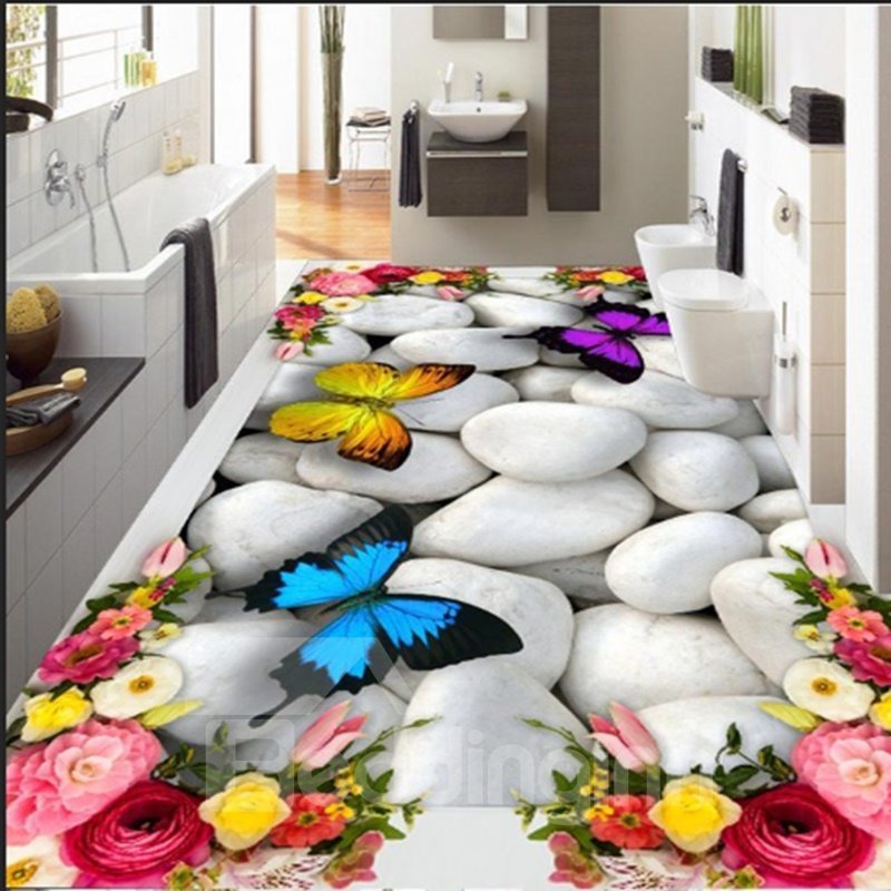 Weißes Kopfsteinpflaster mit Blumen und Schmetterlingen als Dekoration für wasserfeste 3D-Bodenbilder