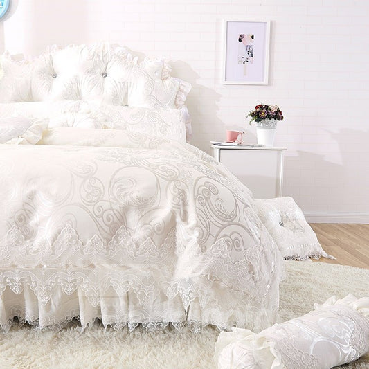 Verträumtes 4-teiliges Baumwoll-Bettwäsche-Set/Bettbezug-Set im Prinzessinnen-Stil mit weißen Spitzeneinfassungen, Bettrock-Set
