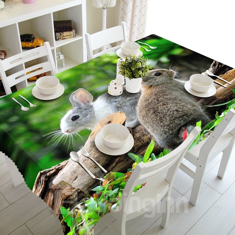 Zwei schöne Kaninchen im Wald, waschbare 3D-Tischdecke für Esszimmerdekoration