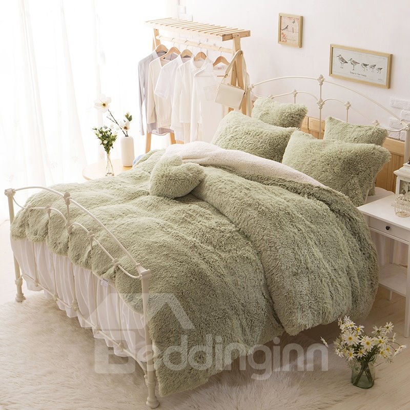 Einfarbiges, farbblockierendes, flauschiges 4-teiliges Bettwäsche-Set/Bettbezug in Grün und Weiß