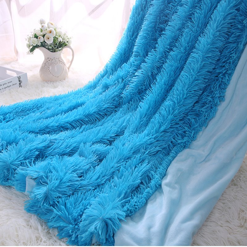 Einfarbige Decke im Prinzessinnen-Stil, leuchtend blau, weich und flauschig, doppellagig