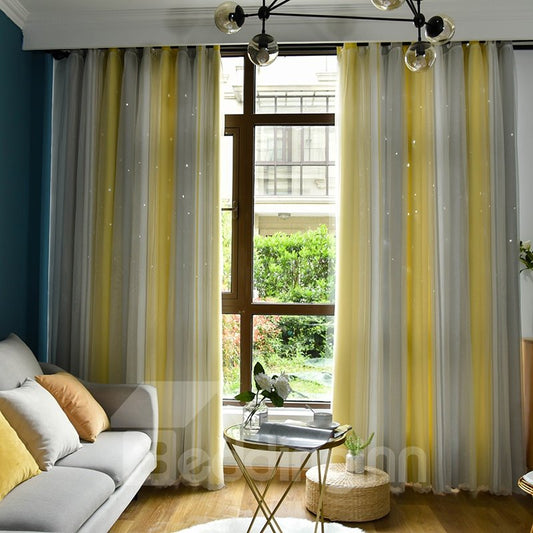 Tela de rayas verticales amarilla y gris y gasa blanca cosiendo cortinas opacas 