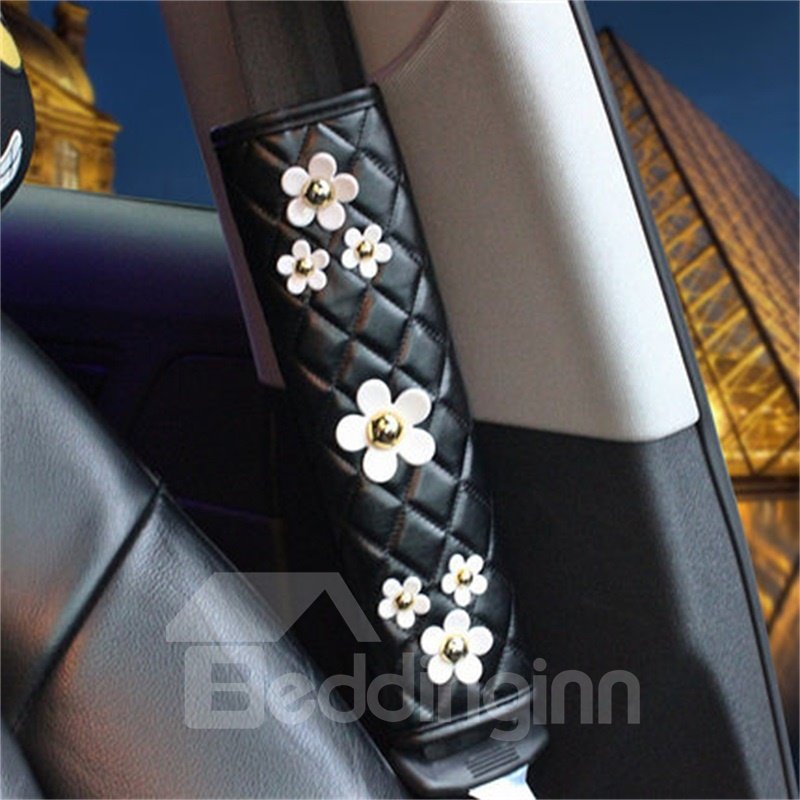 Schöner Auto-Sicherheitsgurtbezug mit kleinem weißen Gänseblümchen-Design 
