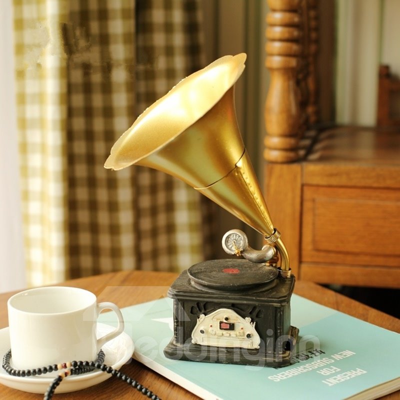 Decoración de escritorio para el hogar con diseño clásico de resina y hierro en forma de fonógrafo