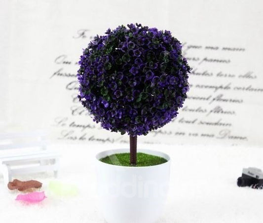 Elegante, kreative, schöne kleine Baumpflanze, künstlerische Verzierung 