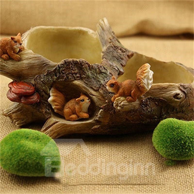 Corrosion Resistance Stone Imitation Resin with Lovely Squirrels Plant Pot