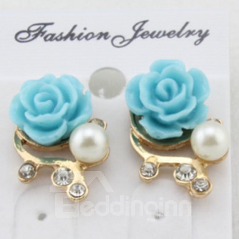 Lovely Flower Design Pearl Inlaid Earrings