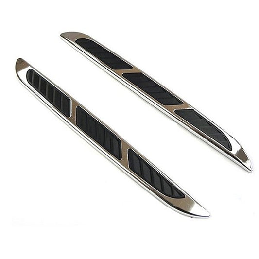 Speziell gestalteter Autoaufkleber in Form einer Motorhaubenentlüftung