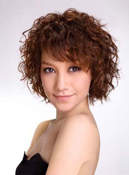 Curly Synthetic Hair Capless 120% 8 Inches Wigs Heat Resistant Natural Looking Daily Party Wigs Cosplay Wigs with Natural Bangs with Free Wig Cap