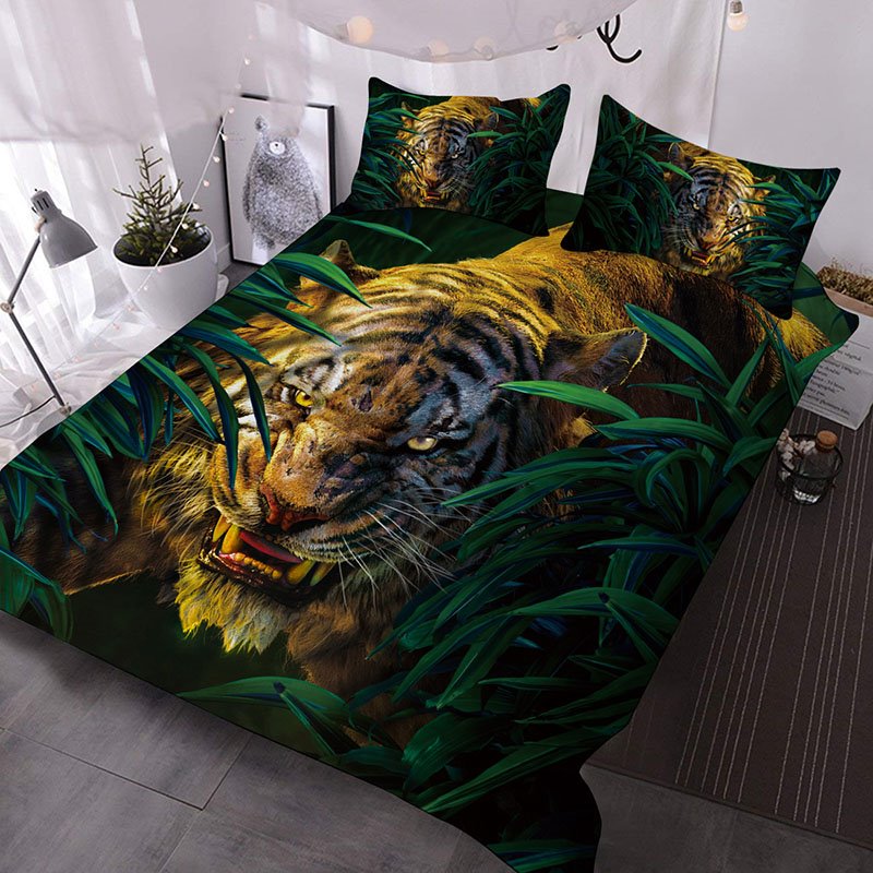 Juego de edredón y ropa de cama con estampado animal de 3 piezas con estampado de tigre rugido en el arbusto 