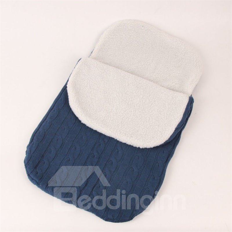 Einfacher Winter-Babyschlafsack aus reinen Acrylfasern in reiner Farbe