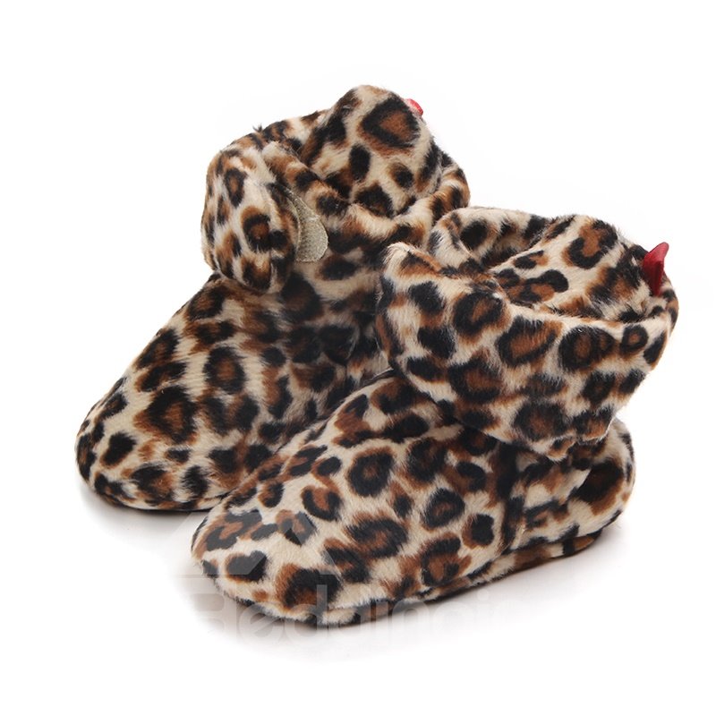 Zapatos de primeros caminantes antideslizantes de algodón cálido unisex para bebés con estampado de leopardo