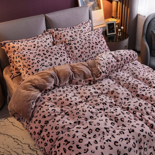 4-teiliges Bettwäsche-Set/Bettbezug-Set mit rotem Leopardenmuster, weiche, warme Bettwäsche aus Korallenvlies 