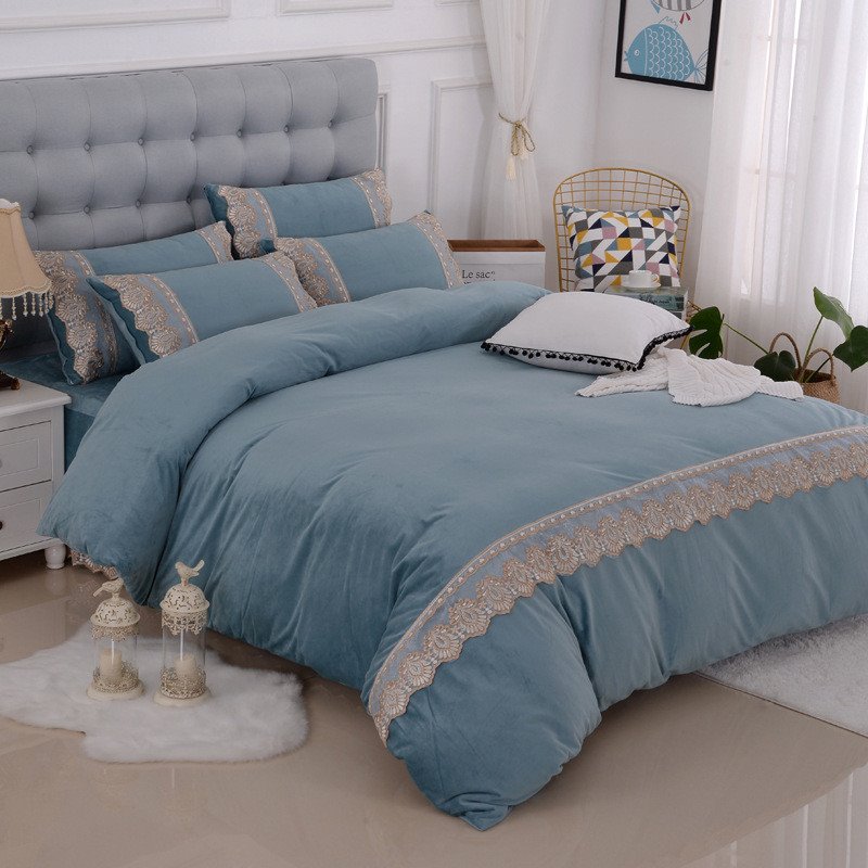 4-teiliges Plüsch-Bettwäsche-Set/Bettbezug-Set mit einfacher Spitze im europäischen Stil, warme, einfarbige, flauschige Bettwäsche 